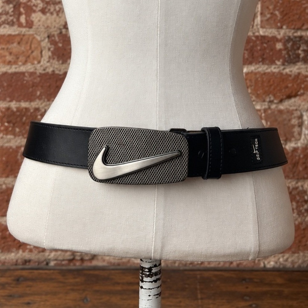 Nike Golf Grip Tech Black Leather Belt Silver Buckle 40 Performance Gorpcore